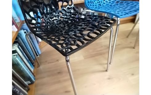 CHAISE Ajouree moderne
