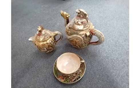 SERVICE A THE Japonais porcelaine 1 tasse abîmée