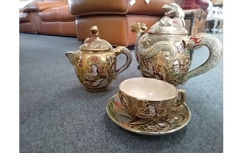 SERVICE A THE Japonais porcelaine 1 tasse abîmée